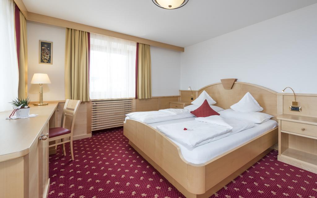 Hotel Schoenblick Maranza Kamer foto